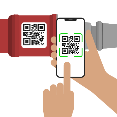 Nutzer scannt QR-Code auf dem Gridknight Stecker mit einem Smartphone